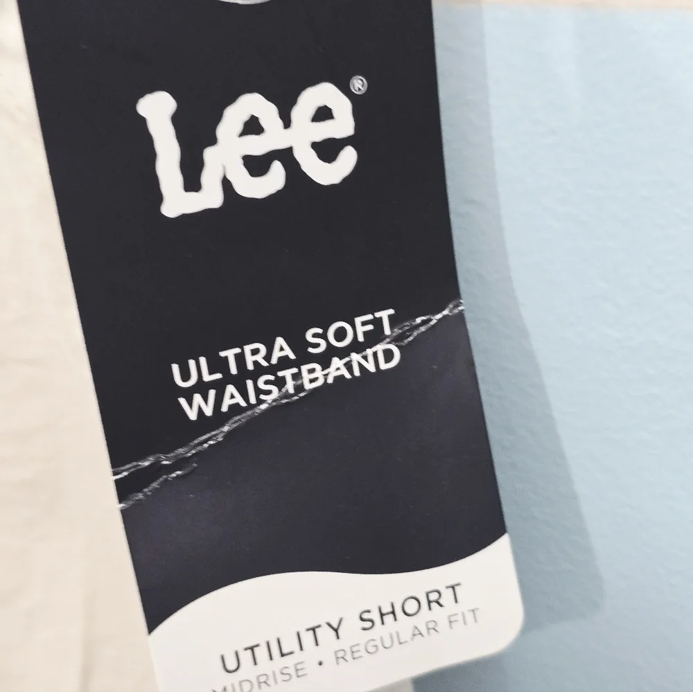 Lee Plus Size Off-White Relaxed Cargo Utility Shorts - Picture 8 of 8